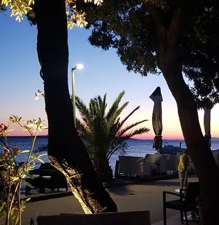With Parking - 80m From Sea Apartmán