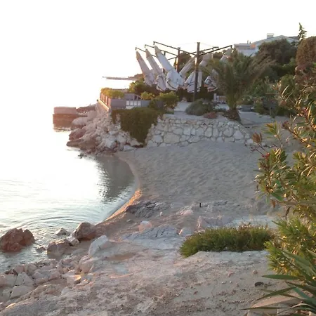 With Parking - 80m From Sea