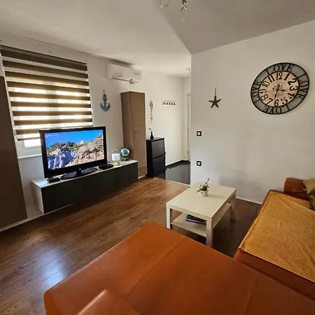 Apartmán With Parking - 80m From Sea *