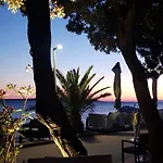 With Parking - 80m From Sea Apartman