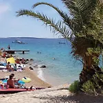 Apartman With Parking - 80m From Sea Mandre