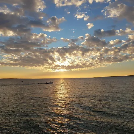 Apartment With Parking - 80m From Sea