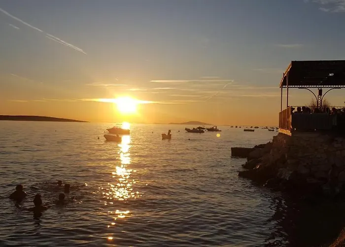 With Parking - 80m From Sea *