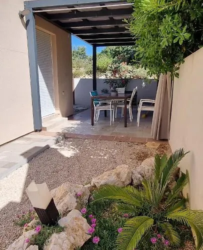 With Parking - 80m From Sea *